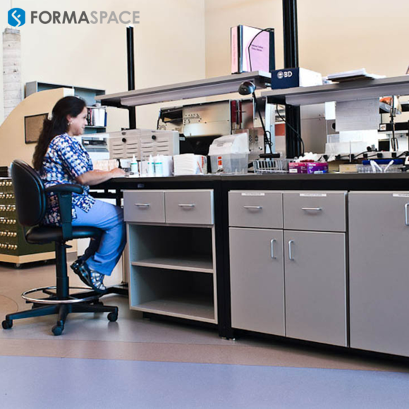 Custom Diagnostics Laboratory Furniture