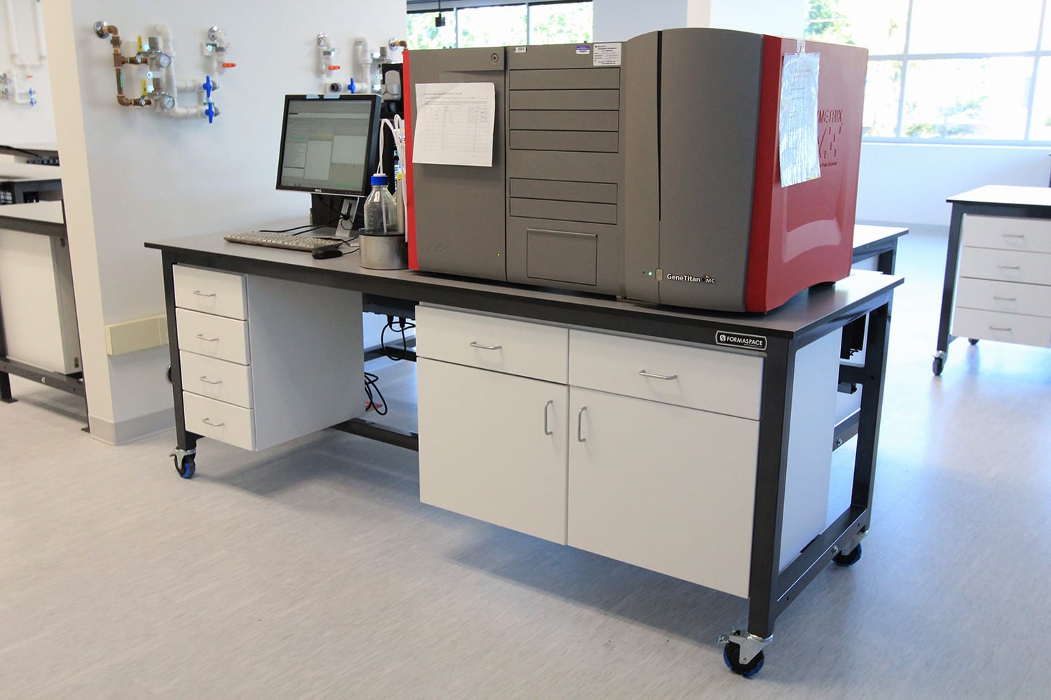 mobile lab bench with DNA squencer