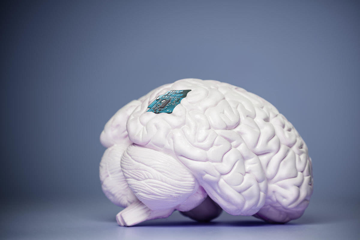 brain computer interfaces chip to restore nerve damage movement