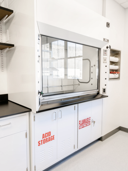 Cure for Rare Disease Wet Lab Built-in Fume Hood with Chemical Storage